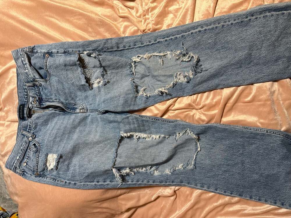 Aeropostale High Rise Baggy Distressed Light Wash Jeans Size 18 REG